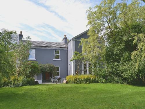 Holly Lodge