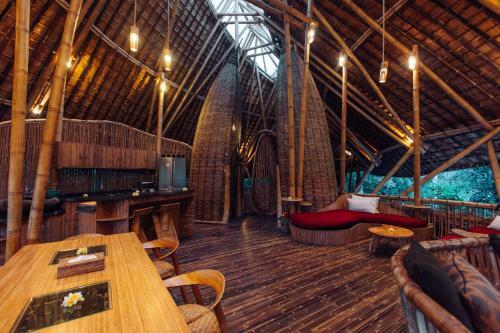 Villa Temple House 3bds Eco Bamboo House Pool River View