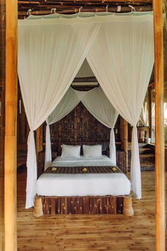 Villa Temple House 3bds Eco Bamboo House Pool River View