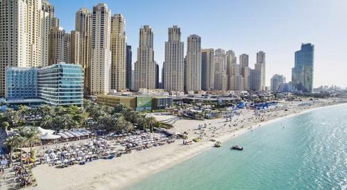 A C Pearl Holiday Homes - Pristine Marina View Apartment