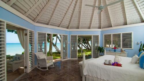 4 Bed Beachfront Villa