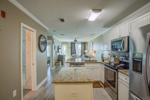 Immaculate Condo Prime Orange Beach Location With Spectacular Views