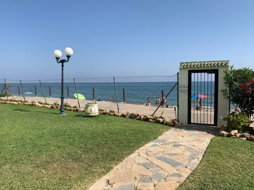 Apartament Aguamarina On The Beach Front