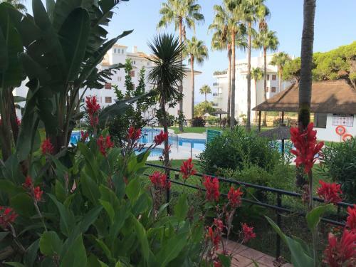 Apartamento Mi Capricho, Beachfront, Grownfloor, Private Garden & Terrace