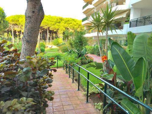 Apartamento Mi Capricho, Beachfront, Grownfloor, Private Garden & Terrace
