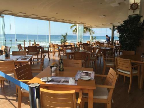 Apartamento Mi Capricho, Beachfront, Grownfloor, Private Garden & Terrace