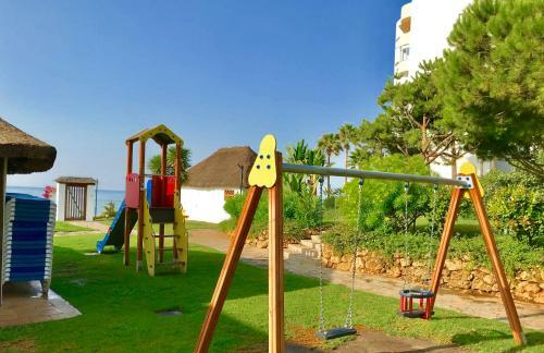 Apartamento Mi Capricho, Beachfront, Grownfloor, Private Garden & Terrace
