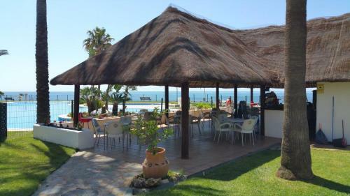 Apartamento Mi Capricho, Beachfront, Grownfloor, Private Garden & Terrace