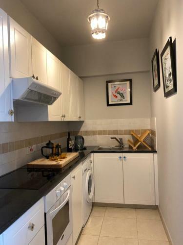Apartamento Retro N? Boujee 1br Apt With Pool And Balcony