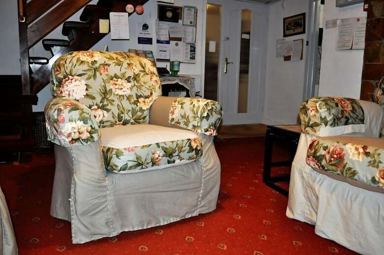 Hostal High Noon Guest House