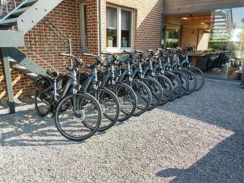 Tussen Hemel En Maas