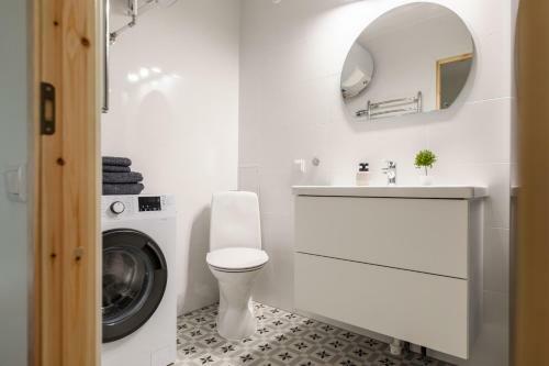 Freshly Renovated Family Apartment