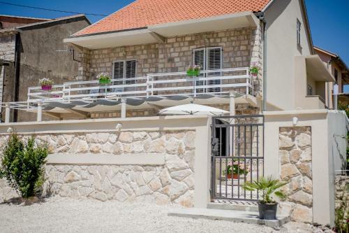 Villa Branka Apartments Near Dubrovnik With Pool