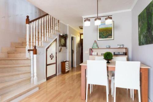 Lovely 2-bed House With Terrace And Pool Chayofa