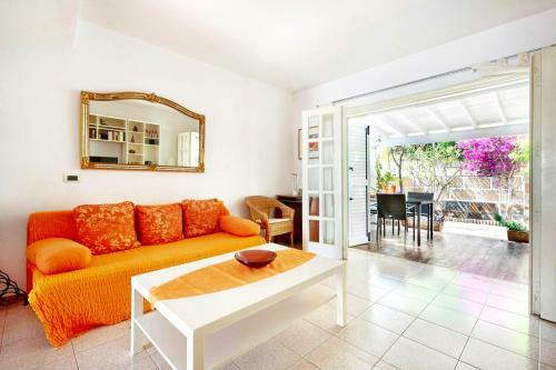 Lovely 2-bed House With Pool And Sea-view Chayofa