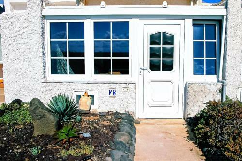 Apartamento Casa-yelena-direkt-am-meer-mit-grossem-pool