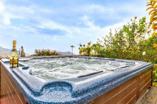 Apartamento Mordelliya Private Jacuzzi Suites