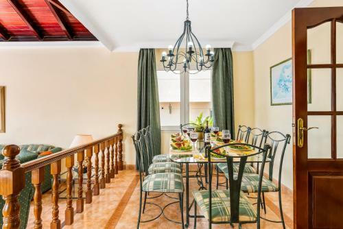 Hermosa Villa Chayofa Con Piscina Y Terraza