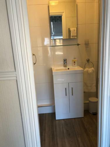 Hostal Rebleen Guest House