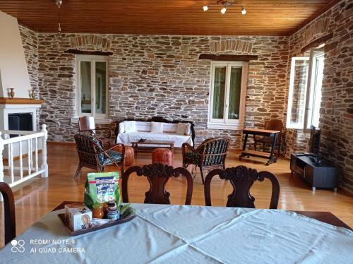 Villa Marina Traditional Stonehouse