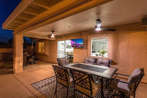 Entertainers Dream, Pool, Spa, & Fire Pit