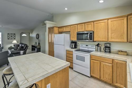 Lake Havasu City House With Fire Pit And Grill!