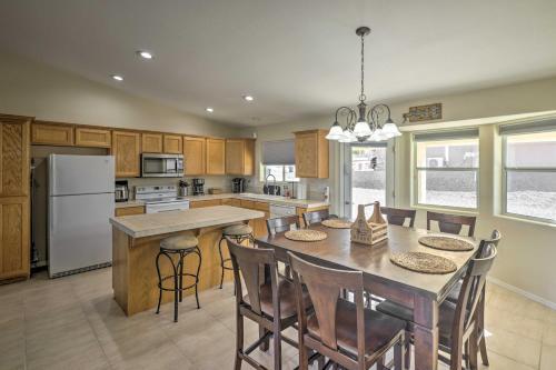 Lake Havasu City House With Fire Pit And Grill!
