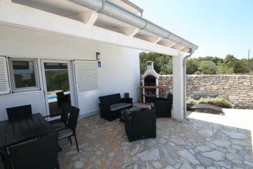 House Sakarun With Swimming Pool