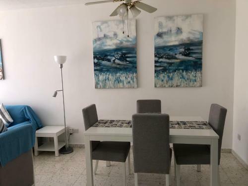 Kings Palace - Modern And Stylish Pool Facing Apartment
