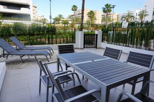 Cosy Ground Floor Apartment With Direct Access To The Pool