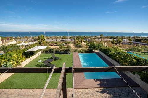 Mediterranean First Line Beach Luxury Villa With Private Pool In Alicante
