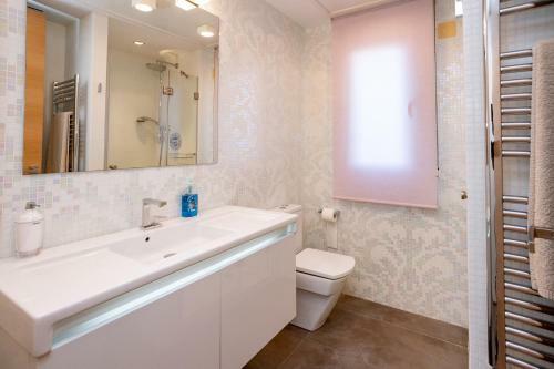 Mediterranean First Line Beach Luxury Villa With Private Pool In Alicante