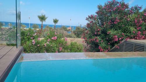 Mediterranean First Line Beach Luxury Villa With Private Pool In Alicante