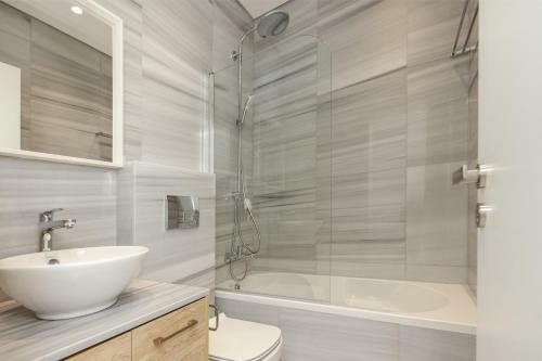 Residences 301, 3 Bedroom Apartment