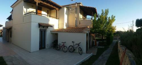 Afitos Holiday Home