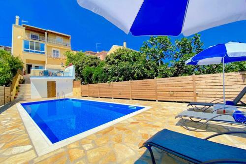 Villa Dinos