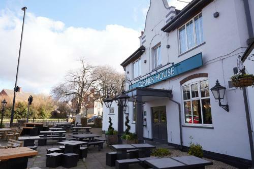 Hotel Corner House Inn By Good Night Inns