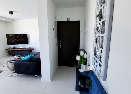 Pool And Sea Luxury Apartment