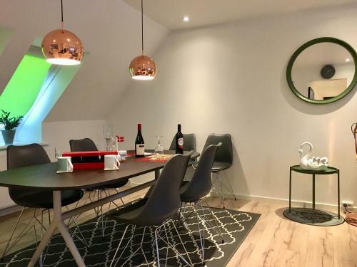 2 Br Apartment On Walk Street