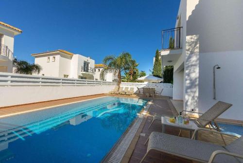 Villa Violet Palm