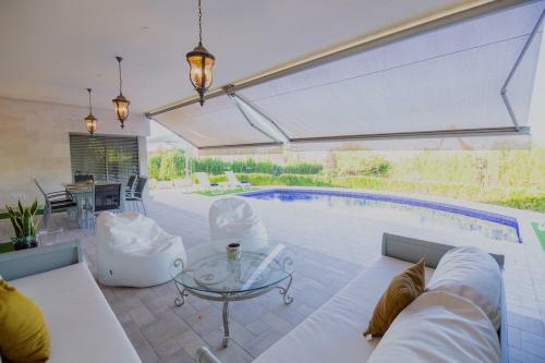 Villa Bellviure , Con Piscina Privada