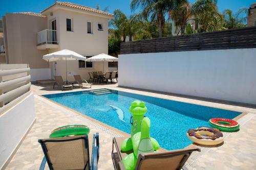 Fig Tree Villa Ekaterina 3 Bdrm