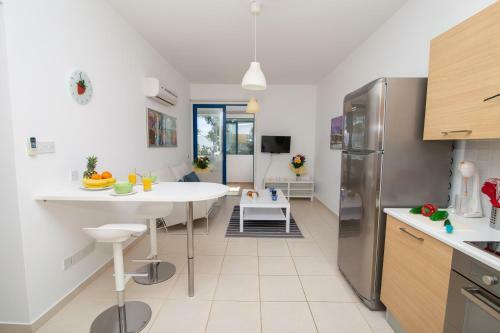 "the Good Times" Apartment