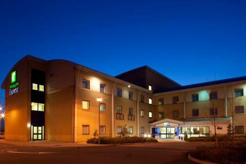 Hotel Holiday Inn Express Cardiff Airport