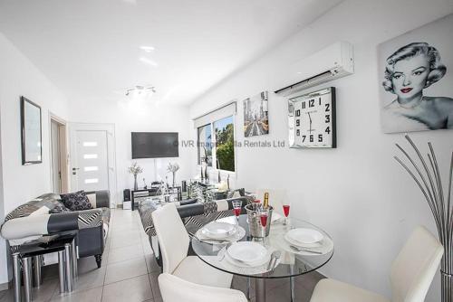 Beautiful Villa Minutes From The Beach, Protaras Villa 1405