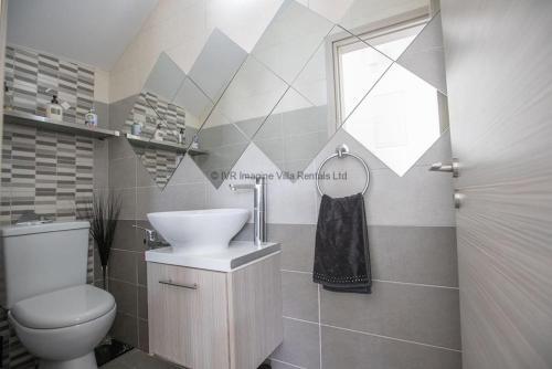 Beautiful Villa Minutes From The Beach, Protaras Villa 1405