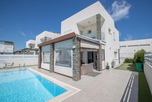 Beautiful Villa Minutes From The Beach, Protaras Villa 1405