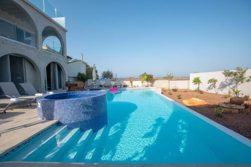 Villa Protaras Art House Seviews