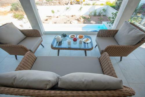 Villa Protaras Art House Seviews