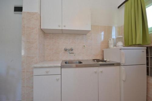 Apartments With A Parking Space Vinisce, Trogir - 14407